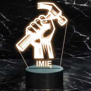 Lampka Nocna LED Statuetka Ręka Młotek Stolarz Budowa na Prezent Grawer v.2