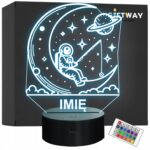 Lampka Nocna LED Statuetka Wędkowanie Astronauta na Księżycu Prezent Grawer