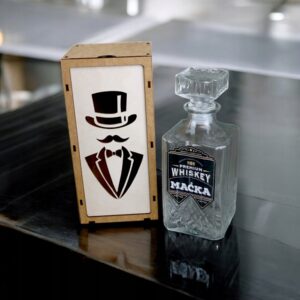 Karafka do Whisky z Imieniem Nadrukiem Prezent 30 40 50 Urodziny dla Faceta