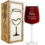 Kieliszek do Wina z Grawerem Urodzona by Rządzić na Prezent 600ml