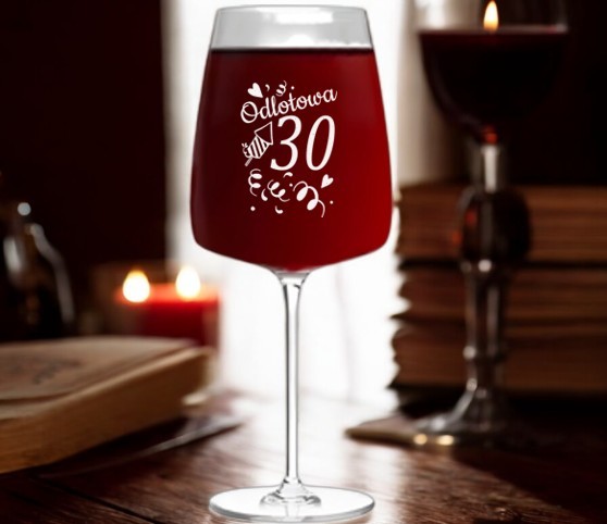Kieliszek do Wina z Grawerem Odlotowa 30 Trzydziestka na Prezent 600ml Kieliszek do Wina z Grawerem Odlotowa 30 Trzydziestka na Prezent 600ml