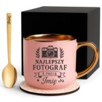 Kubek Personalizowany z Imieniem Róż + Łyżeczka i Podstawka Zestaw dla Fotografa v.1