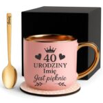 Kubek Personalizowany z Imieniem Róż + Łyżeczka i Podstawka Zestaw na 40 Urodziny v.8