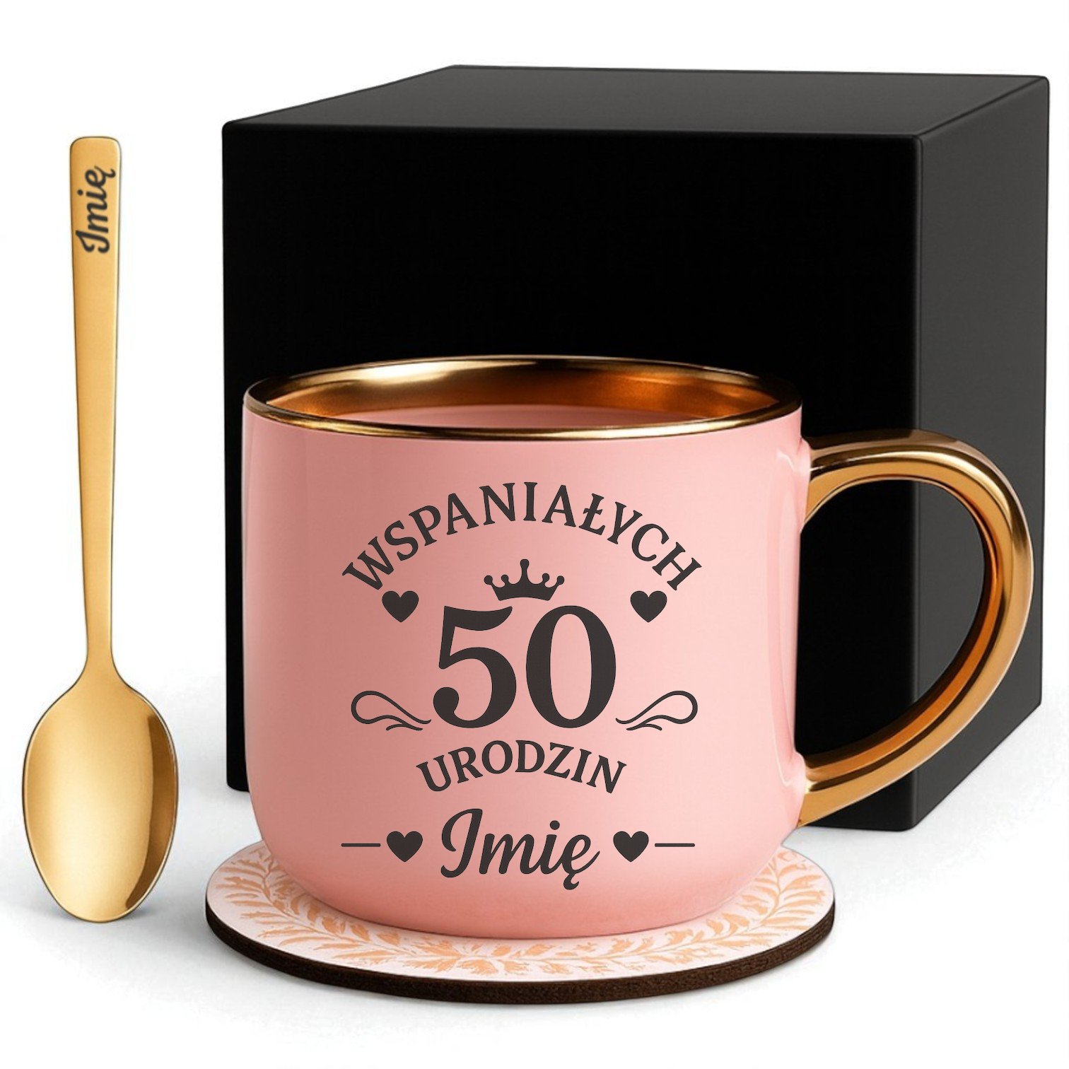 Kubek Personalizowany z Imieniem Róż + Łyżeczka i Podstawka Zestaw na 50 Urodziny v.7 Kubek Personalizowany z Imieniem Róż + Łyżeczka i Podstawka Zestaw na 50 Urodziny v.7