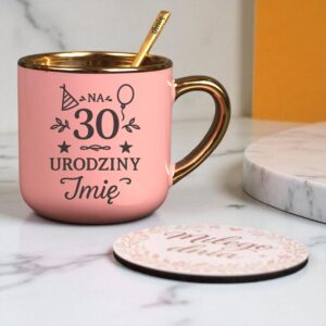Kubek Personalizowany z Imieniem Róż + Łyżeczka i Podstawka Zestaw na 30 Urodziny v.1