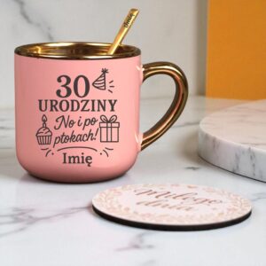 Kubek Personalizowany z Imieniem Róż + Łyżeczka i Podstawka Zestaw na 30 Urodziny v.3