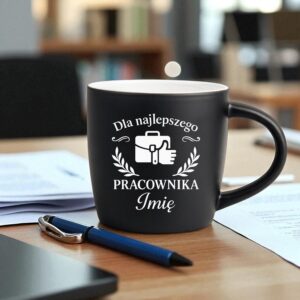 3 kubek z grawerem dla pracownika z laurem 1 kzgc0095