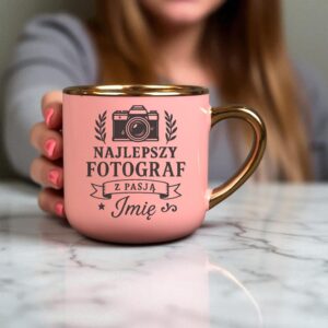 Kubek Personalizowany z Imieniem Róż + Łyżeczka i Podstawka Zestaw dla Fotografa v.1