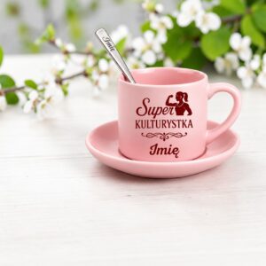 3 filizanka rozowa z yzeczka i talerzykiem personalizowana dla kulturystki profesjonalny 1 filr0057